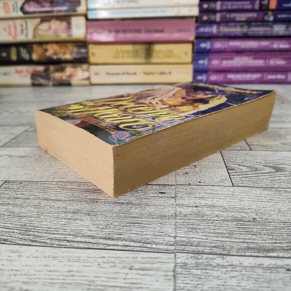 Deceive Not My Heart by Shirlee Busbee 1984 Avon First‎ Print Paperback Romance - Picture 8 of 11